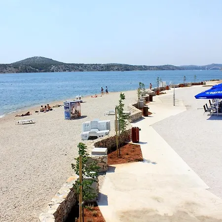 With A Parking Space - 13739 بيت ضيافة شيبينيك