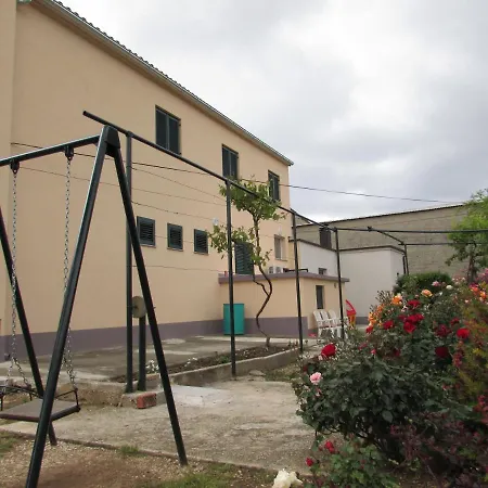 With A Parking Space - 13739