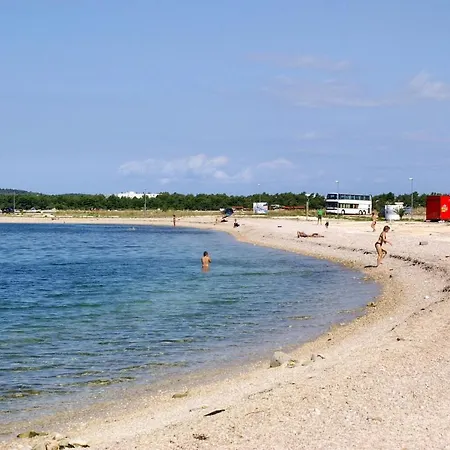 With A Parking Space - 13739 بيت ضيافة 3*