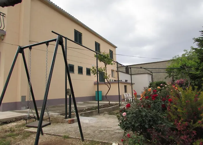 With A Parking Space - 13739