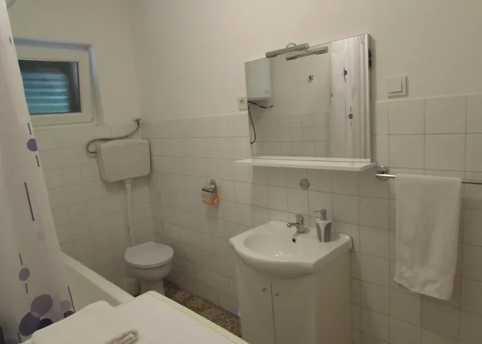 Гостевой дом With A Parking Space - 13739 Шибеник